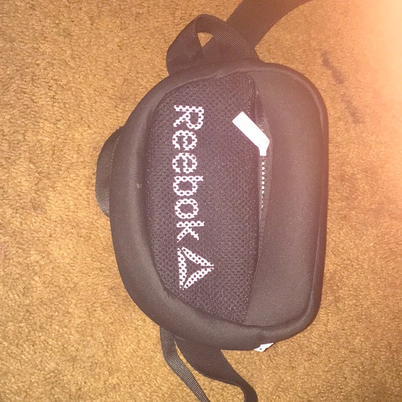 Reebok cross body bag - Picture 2 of 2